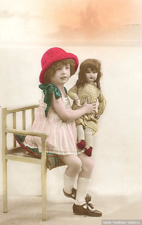 Старый фотоальбом. Девочки и куклы - продолжение