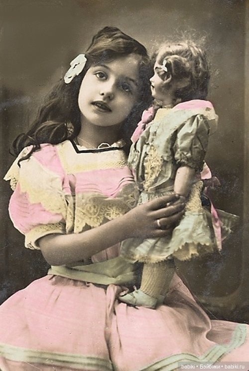 Старый фотоальбом. Девочки и куклы - продолжение