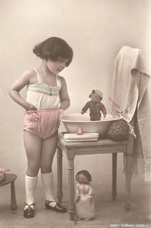 Старый фотоальбом. Девочки и куклы - продолжение