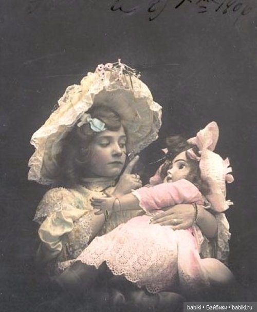 Старый фотоальбом. Девочки и куклы - продолжение