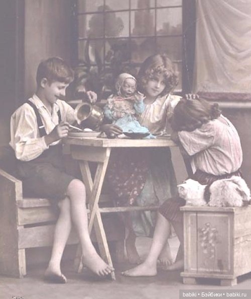 Старый фотоальбом. Девочки и куклы - продолжение