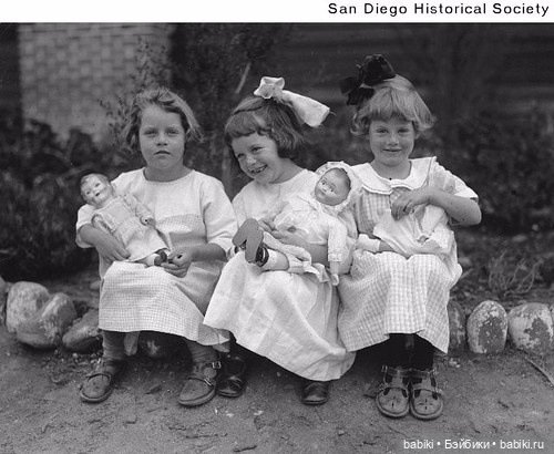 Старый фотоальбом. Девочки и куклы - продолжение