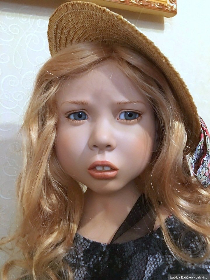 О чем задумалась Mafalda. Коллекционная кукла компании Zwergnase (фото 3)