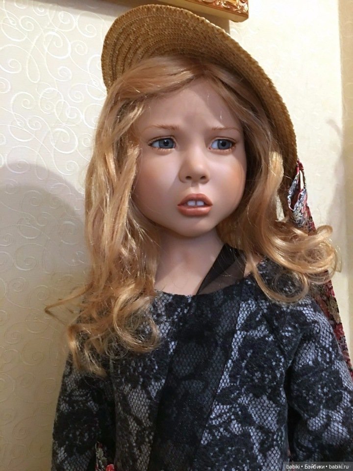 О чем задумалась Mafalda. Коллекционная кукла компании Zwergnase (фото 2)