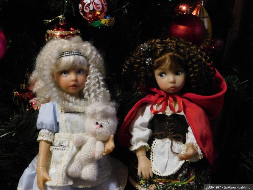 Мои девочки у Рождественнской елки (фото 6)