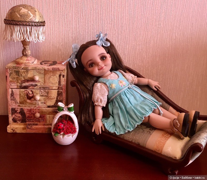 Малышка от Роберта Тоннера в собственной гостиной (фото 6)