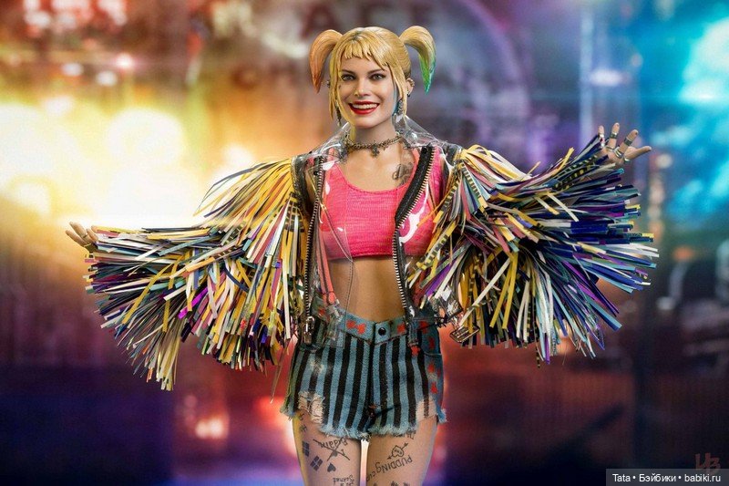Харли Квинн в формате 1/6 от Hot Toys (фото 9)