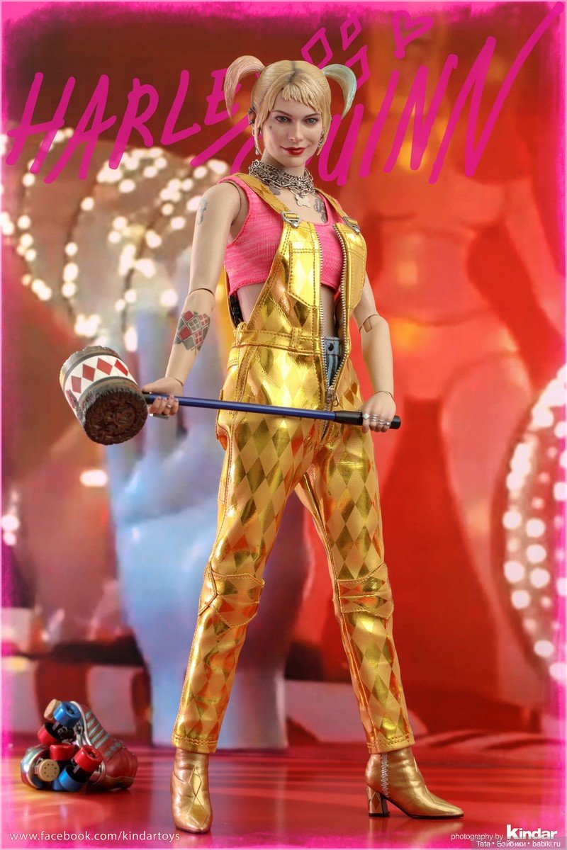Харли Квинн в формате 1/6 от Hot Toys (фото 7)
