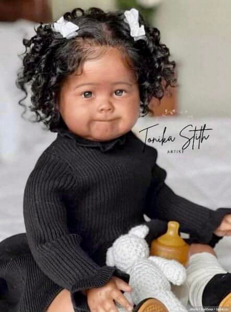 Rea скульптора Ping Lau, автор прототипа Tonika Stith