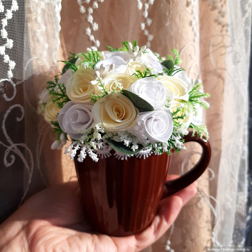 Розы в кружке — Авторские игрушки из разных материалов: синельная проволока (фото 3)