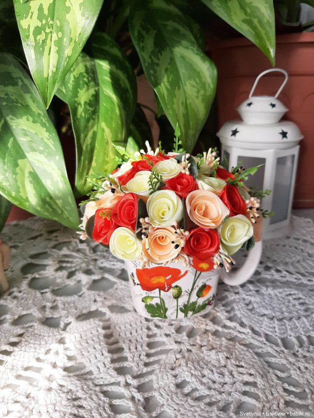 Розы в кружке — Авторские игрушки из разных материалов: синельная проволока (фото 5)