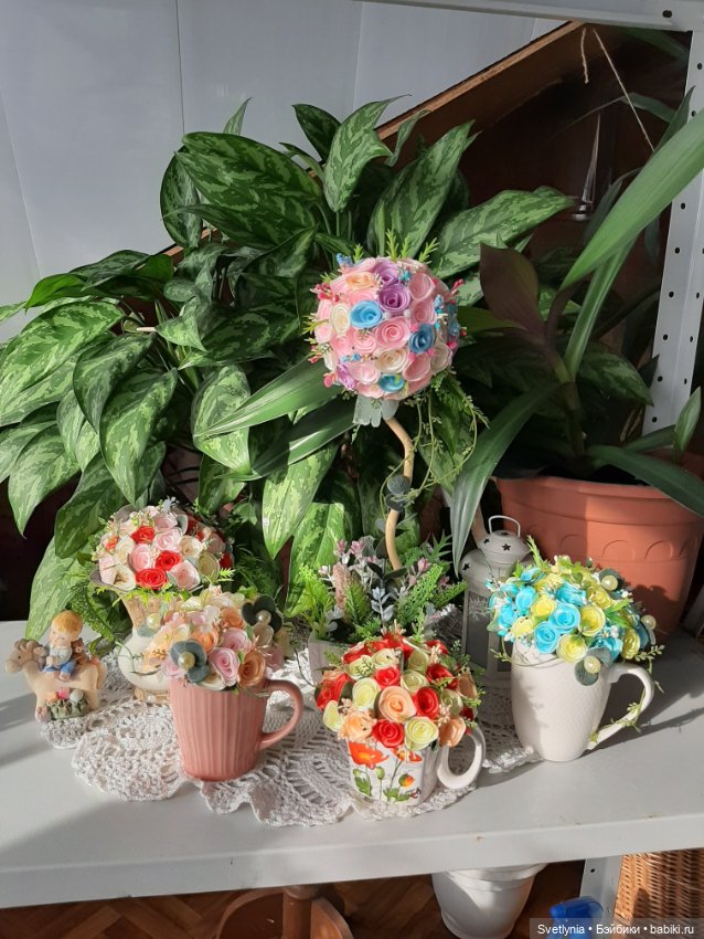 Розы в кружке — Авторские игрушки из разных материалов: синельная проволока (фото 4)