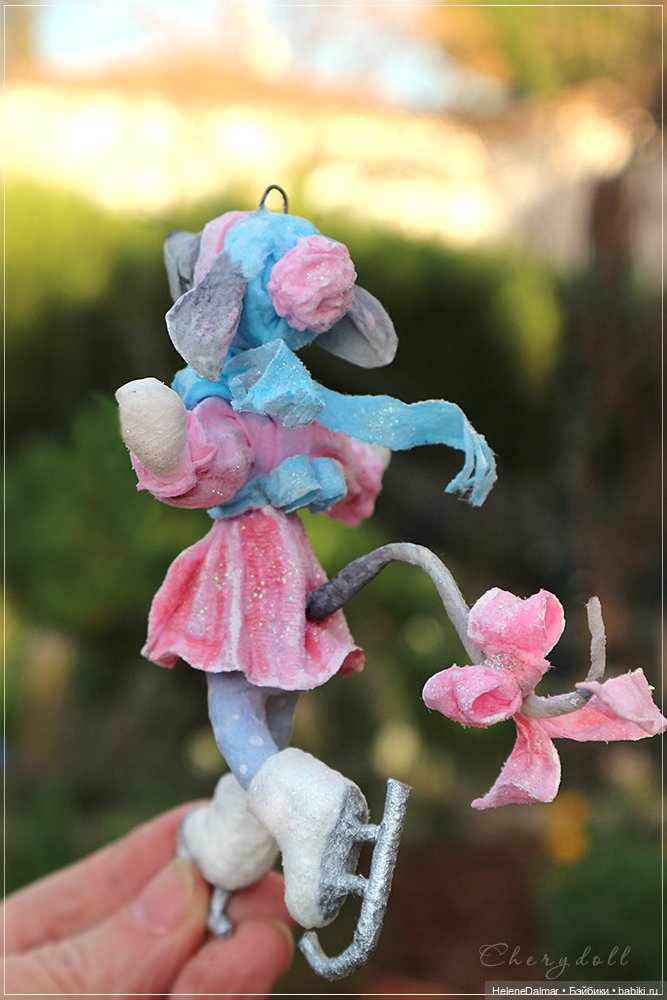 Вторая серия ватничков — Ватные игрушки на елку: ретро (фото 9)