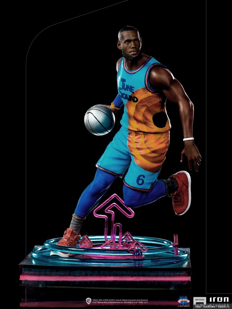 Iron Studios - статуя Леброна Джеймса в формате 1/10 по мотивам фильма "Космический джем: Новое поколение"
