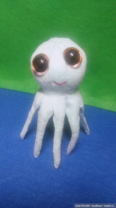 Продолжаю шить из фетра, на этот раз получился вот такой осьминожик (фото 3)