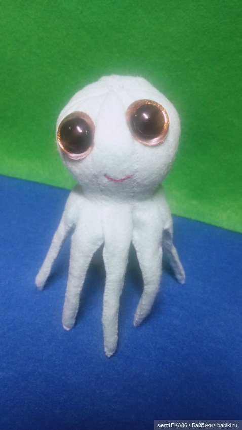 Продолжаю шить из фетра, на этот раз получился вот такой осьминожик (фото 2)