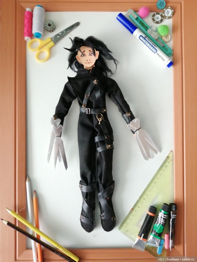 Сшила картонными парням одежду (фото 7)