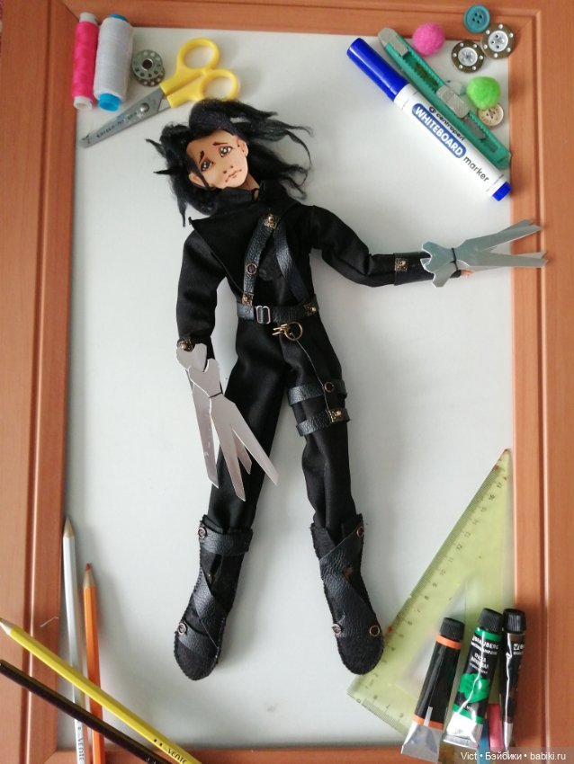 Сшила картонными парням одежду (фото 8)