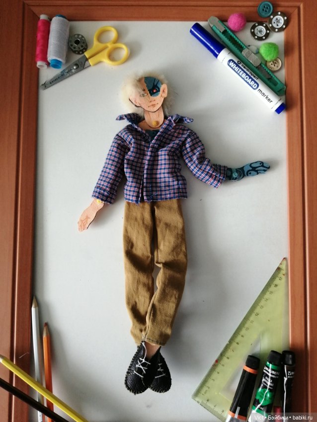 Сшила картонными парням одежду (фото 3)