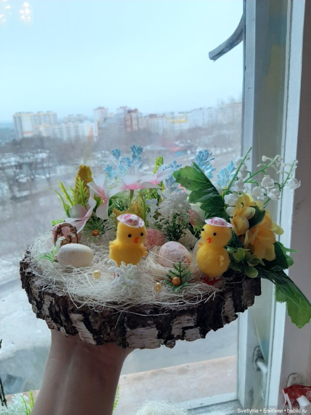 Пасхальная композиция с цыплятами