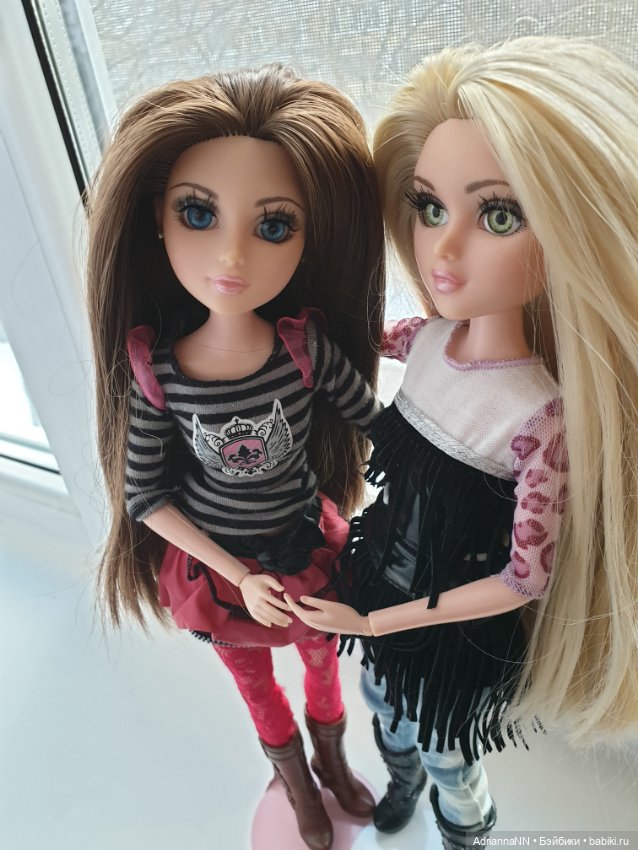 Две сестренки, блондинка и брюнетка Тристен Мокси Тинз (фото 3)