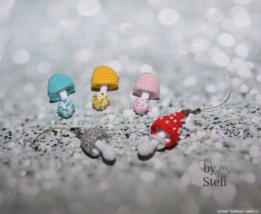 Покажу блошек :D Связала грибочки. Малявочные получились