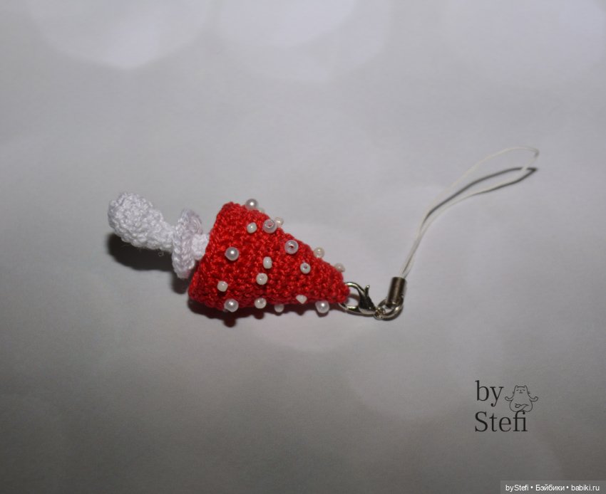 Покажу блошек :D Связала грибочки. Малявочные получились