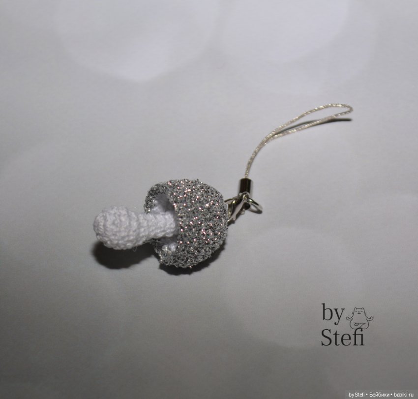 Покажу блошек :D Связала грибочки. Малявочные получились