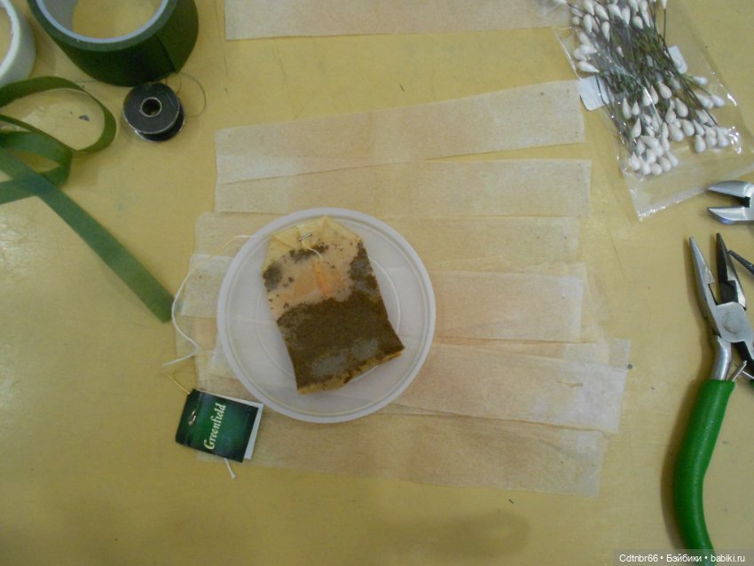 МК: Венок для антикварной, винтажной куклы. По МК Barbara Jean, с использоваными чайными пакетиками (фото 4)