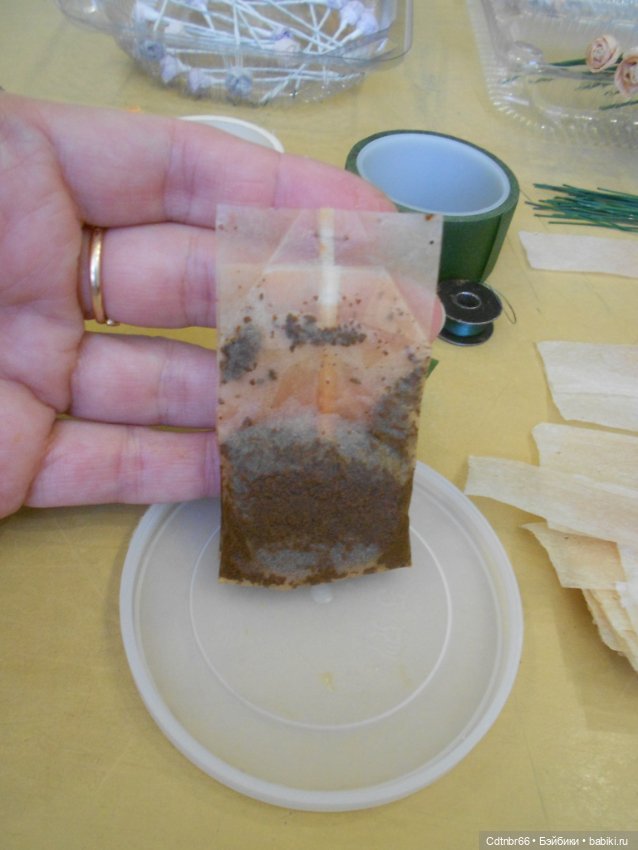 МК: Венок для антикварной, винтажной куклы. По МК Barbara Jean, с использоваными чайными пакетиками (фото 3)