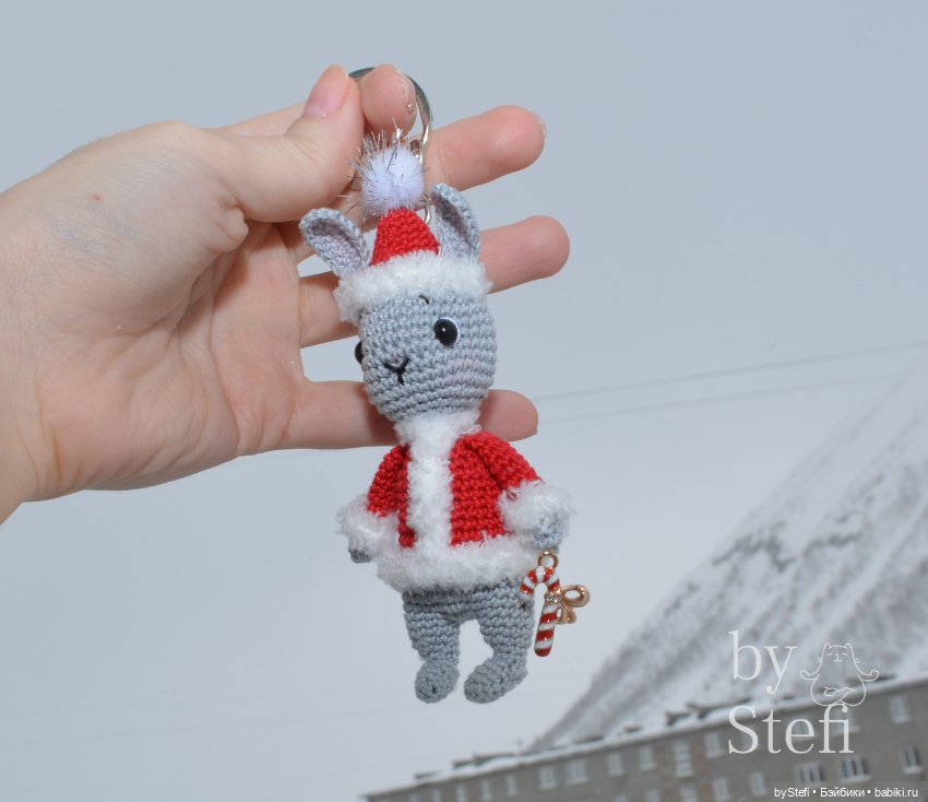 Зайка в костюме Деда Мороза (фото 8)