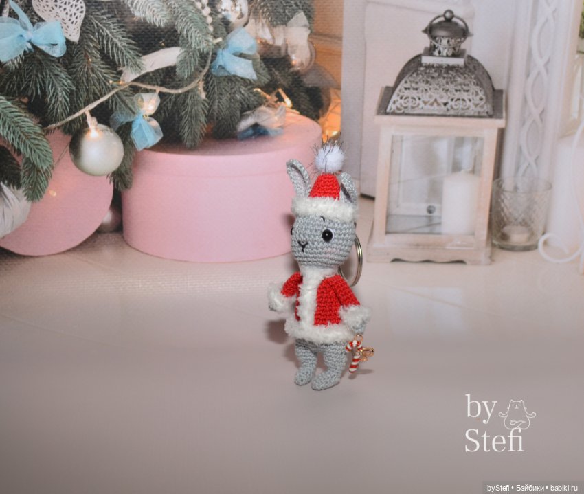 Зайка в костюме Деда Мороза (фото 5)