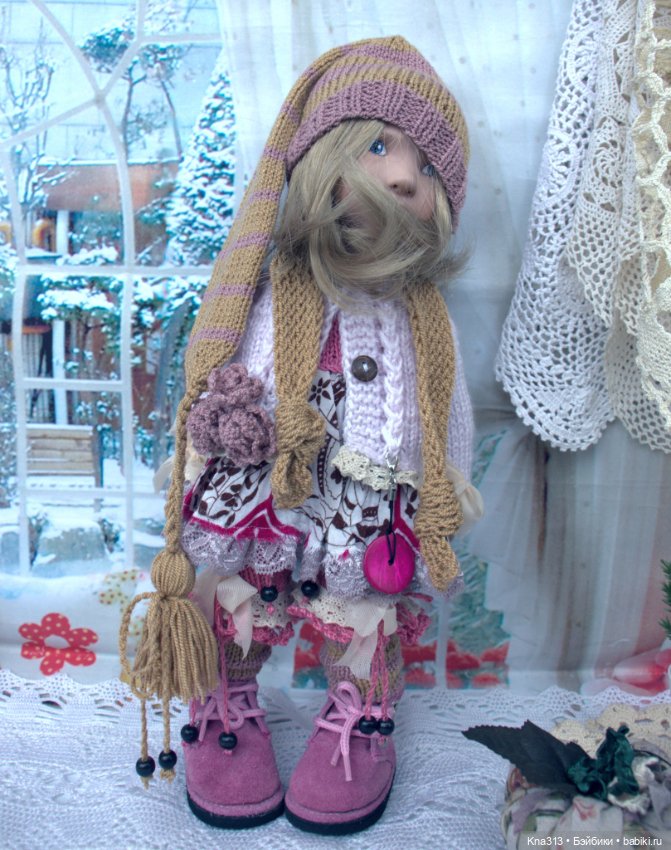 У нас новенькая девочка и костюмы тоже новые