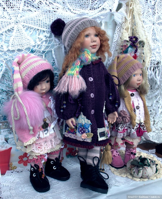 У нас новенькая девочка и костюмы тоже новые