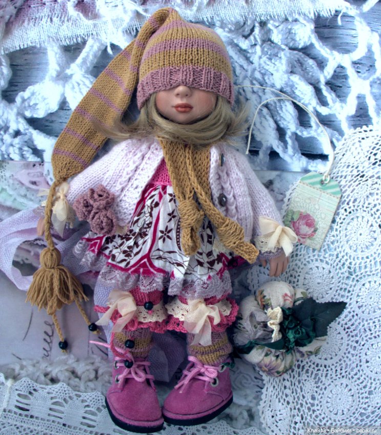 У нас новенькая девочка и костюмы тоже новые