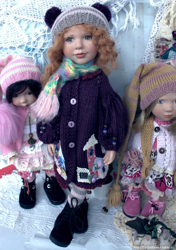 У нас новенькая девочка и костюмы тоже новые