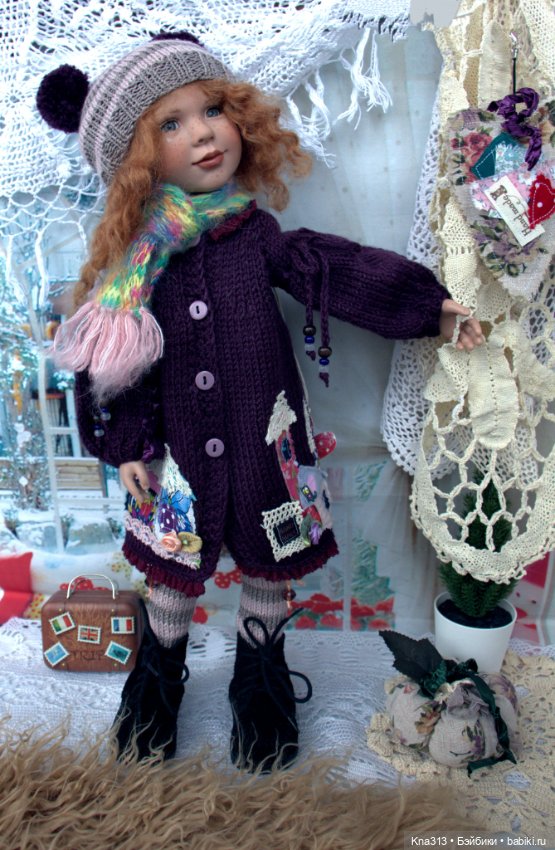 У нас новенькая девочка и костюмы тоже новые