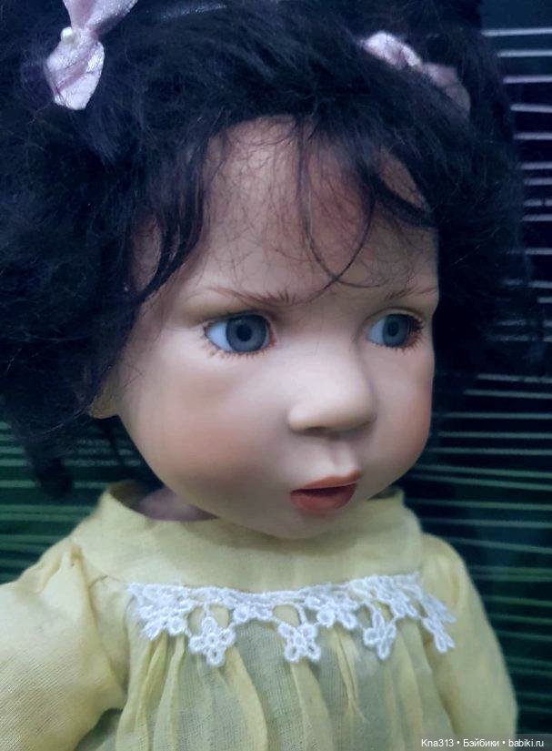 У нас новенькая девочка и костюмы тоже новые