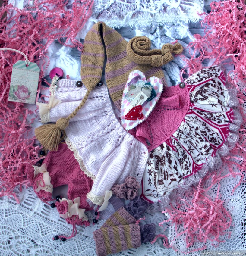 У нас новенькая девочка и костюмы тоже новые