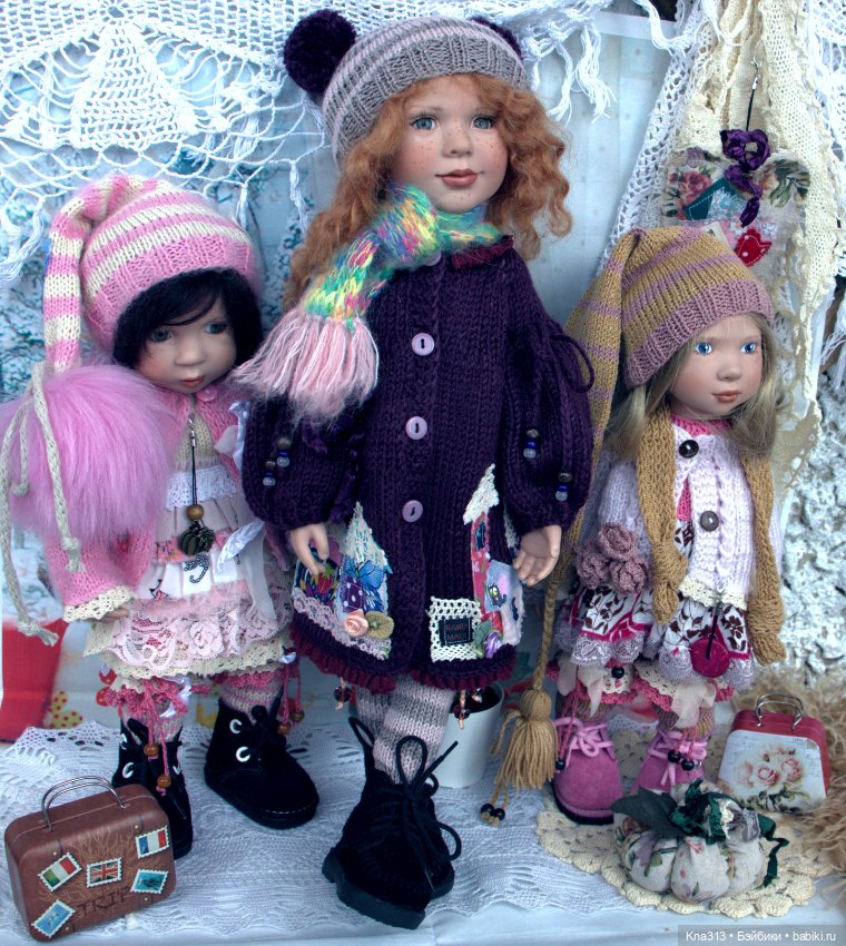 У нас новенькая девочка и костюмы тоже новые