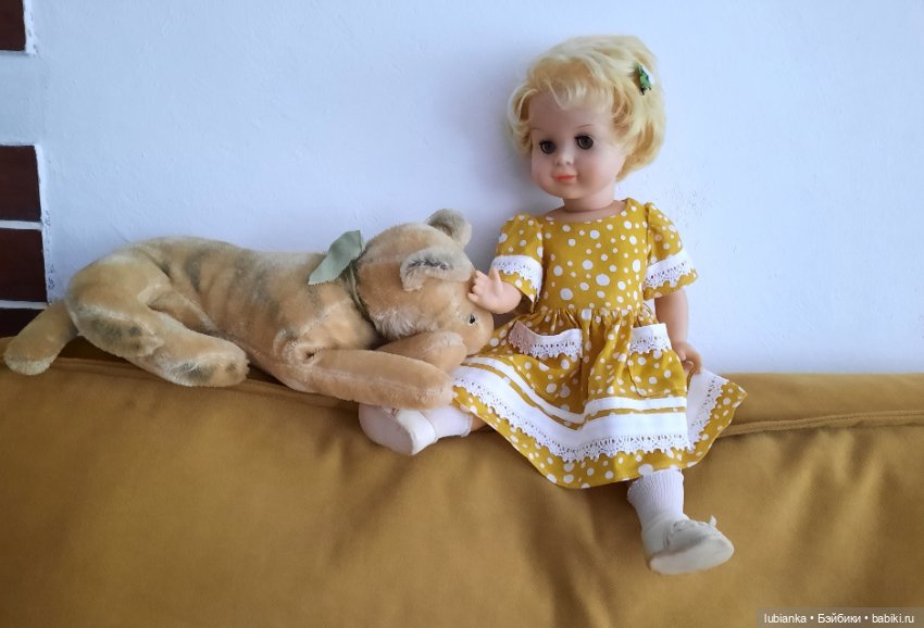 Линда тоже принарядилась в ожидании тепла