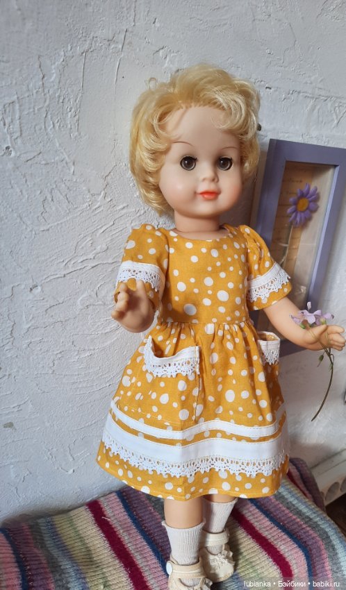 Линда тоже принарядилась в ожидании тепла