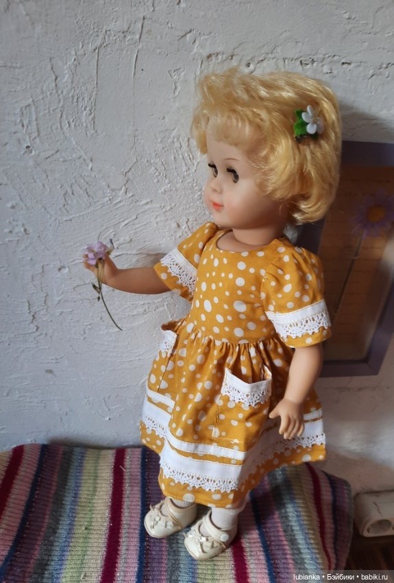 Линда тоже принарядилась в ожидании тепла