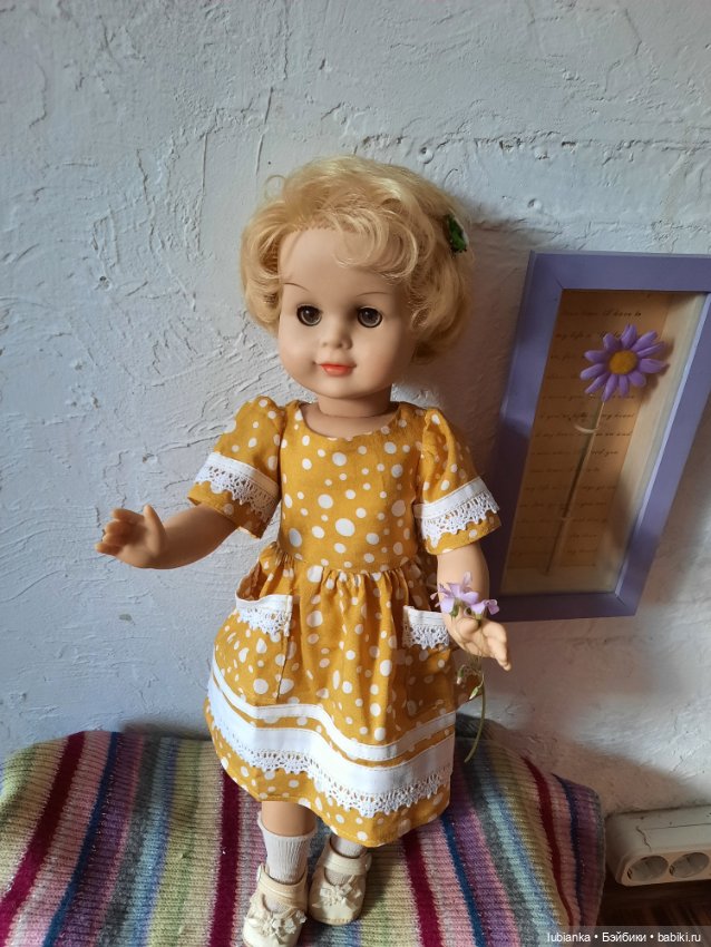 Линда тоже принарядилась в ожидании тепла