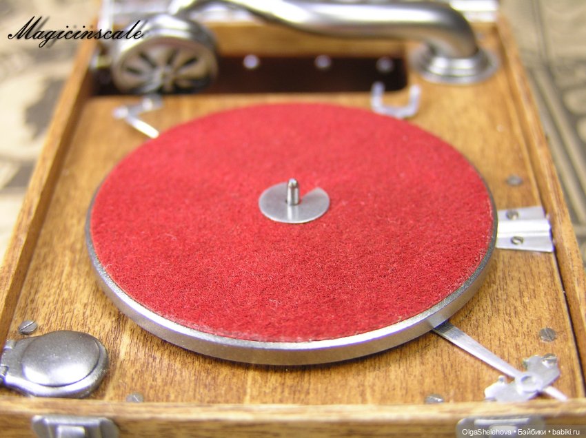 В шесть раз меньше, но не менее крут чем оригинал. Модель патефона в масштабе 1/6 (фото 10)