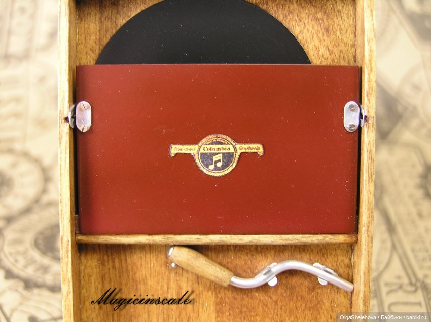 В шесть раз меньше, но не менее крут чем оригинал. Модель патефона в масштабе 1/6 (фото 9)