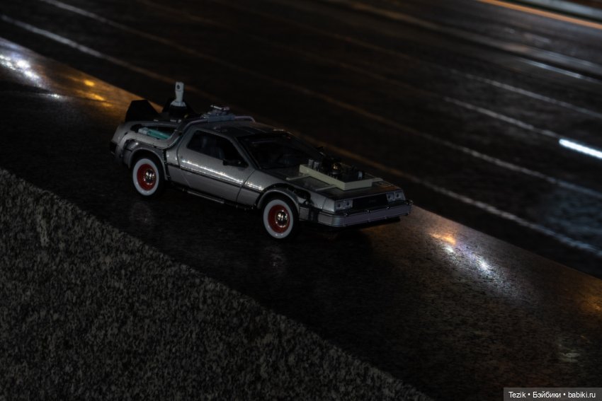 DeLorean DMC-12 и город — Коллекционные куклы разных авторов (Разное): редкие бренды (фото 4)