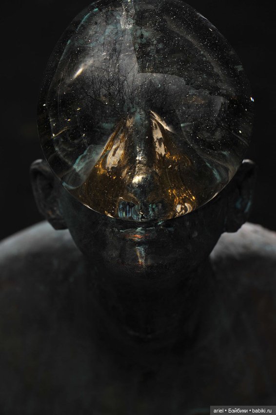 Философская бронзовая скульптура от Назара Билыка «Дождь» (фото 6)