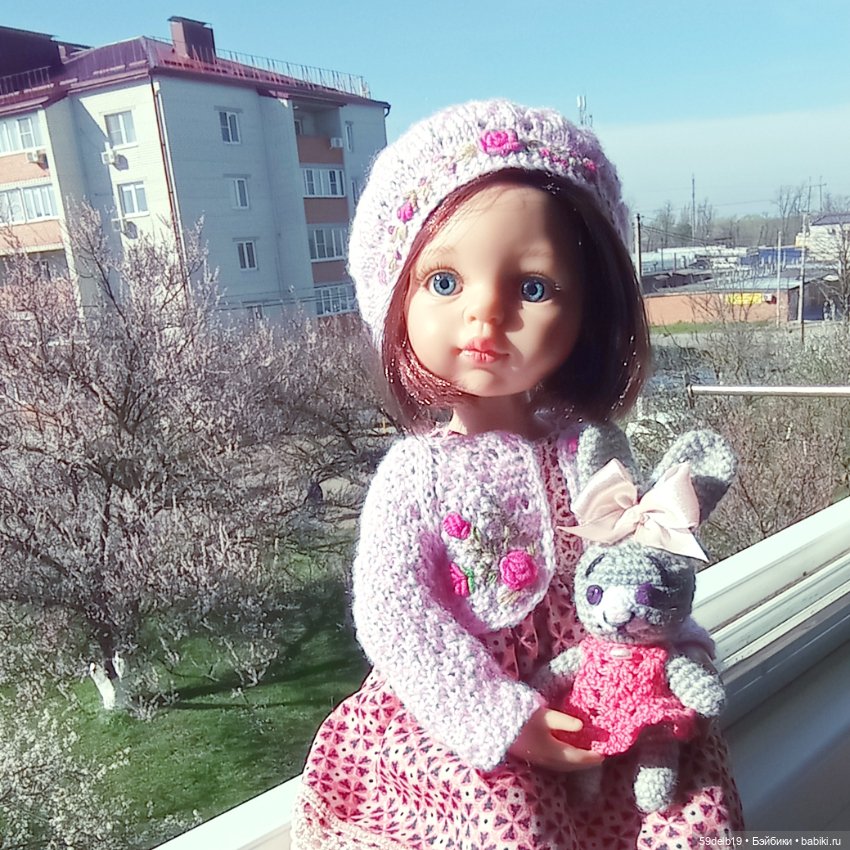 Ароматом сладким веет, когда цветут сады