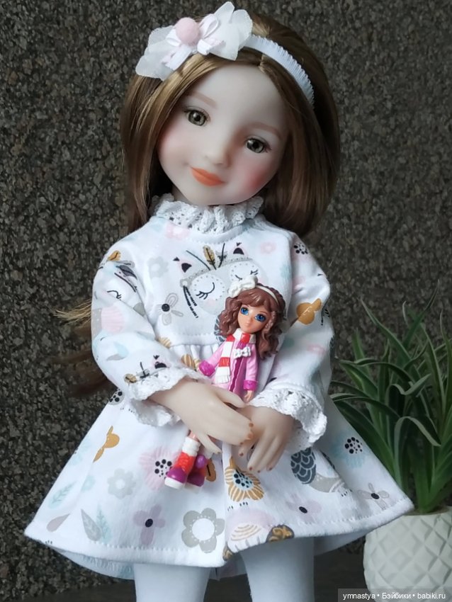 Ruby Red любимая кукла играет в куклы (фото 4)
